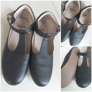 Monkey Feet Shoes size 8US